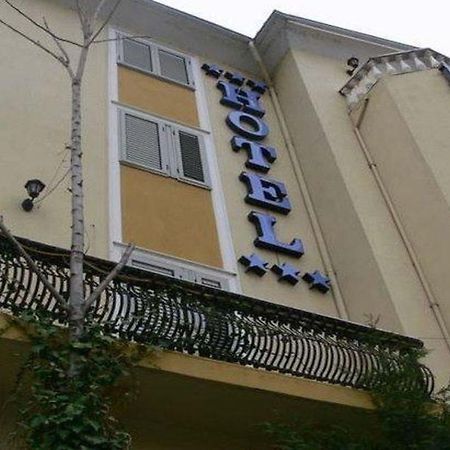 Art Hotel Nirvana Тирана Экстерьер фото