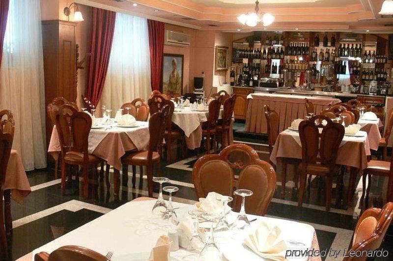 Art Hotel Nirvana Тирана Ресторан фото