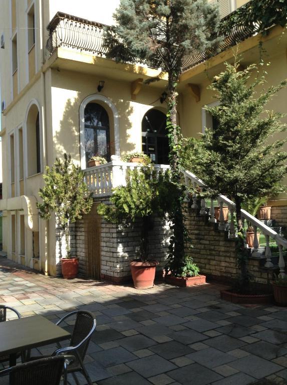 Art Hotel Nirvana Тирана Экстерьер фото